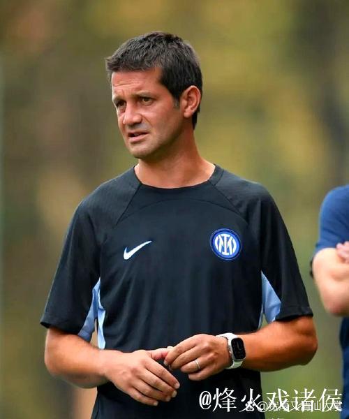 齐沃:米兰和那不勒斯失分?关键是专注打好我们的比赛 齐沃:米兰和那不勒斯失分?关键是专注打好我们的比赛